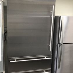 Viking 36”Wide 7Series Built In Bottom Freezer Refrigerator Stainless Steel 