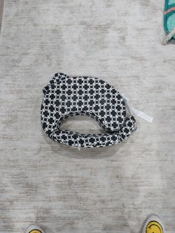 Boppy / Nursing Pillow