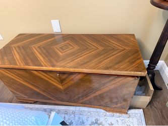 Lane cedar chest