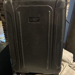 Medium Luggage 