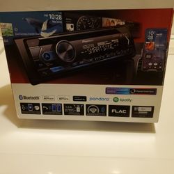 Used But Like "New"  Pioneer DEH-S4220BT  Car Radio