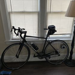 Giant Contend 3 Road Bike