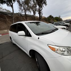 2011 Toyota Sienna