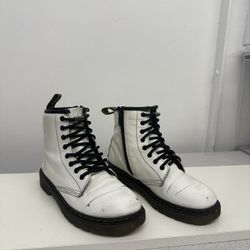 Dr.Martens White Boots for Girls 