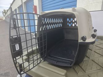 Plastic Pet Carrier with Wire Door