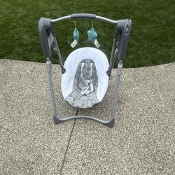Graco Slim Spaces Compact Swing Infant 
