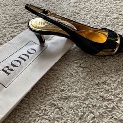 Brand New RODO Women shoes heels size 5