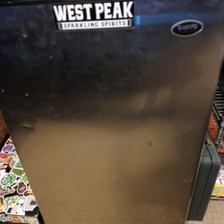 SANYO Mini fridge 