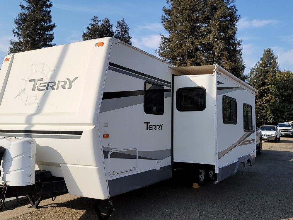 Terry 27 FQS travel trailer