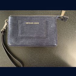 Authentic!!! Michael Kors Wristlet 