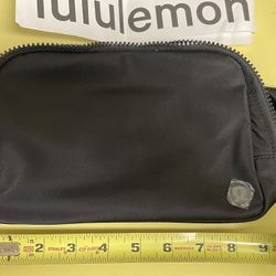 BRAND NEW Lululemon Belt Bag Fanny Pack Purse With Pockets Black Zippered Mothers Day Birthday Gift