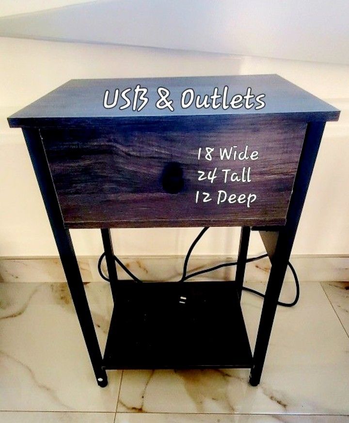 Small End Table USB Plug
