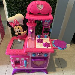 Minnie Mouse Kitchen