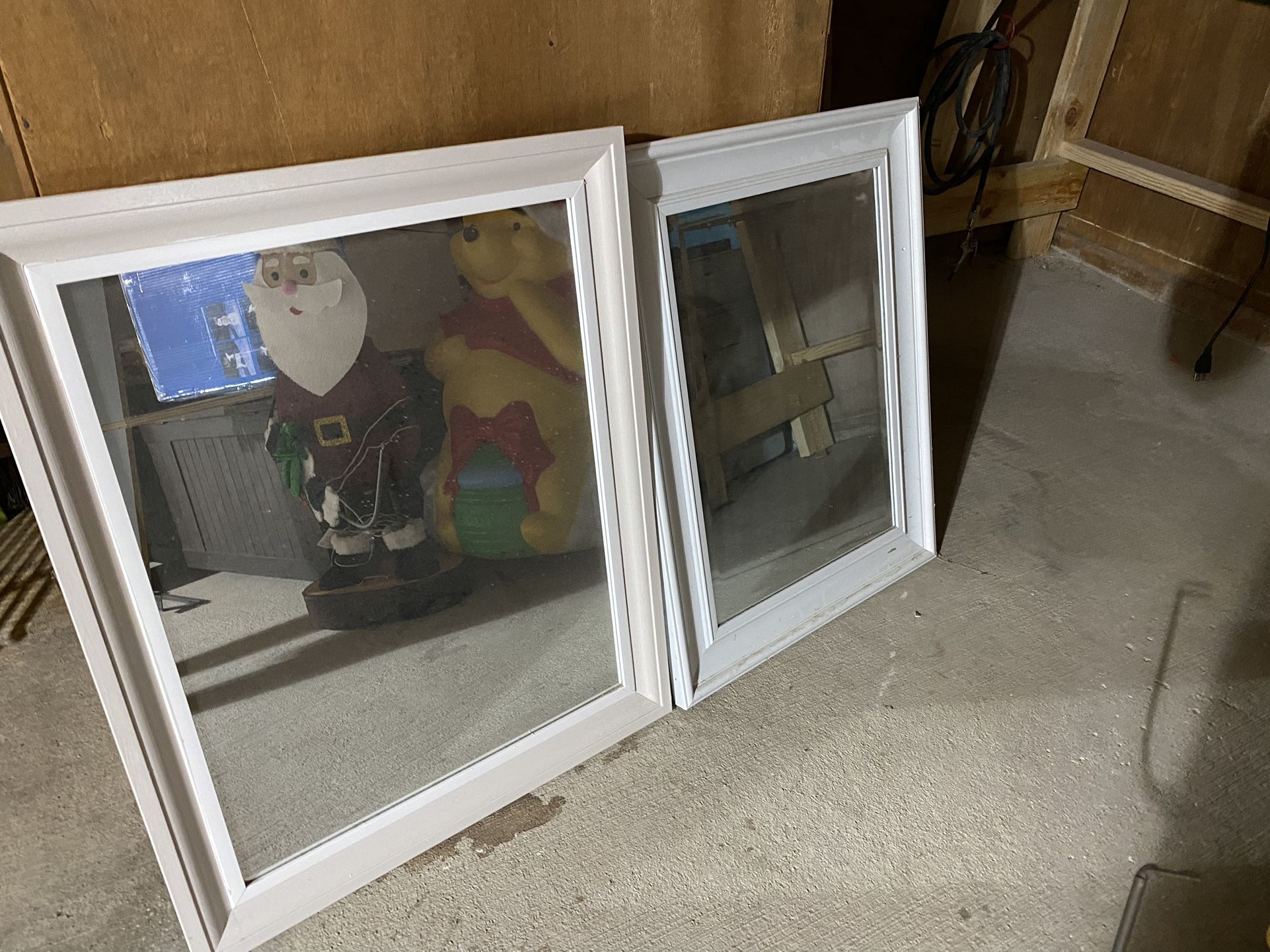 2 White Mirrors