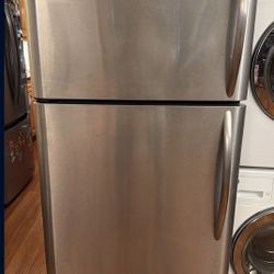 Fregidaire Refrigerator 