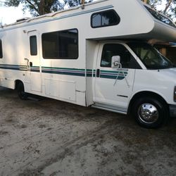 29 Ft Class C.         RV  Chevrolet 