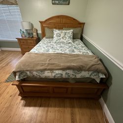 Oak Queen Bedroom Set