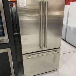 GE Stainless Steel Monogram ENERGYSTAR 23.1 Cu. Ft. Counter Depth French Door Refrigerator 