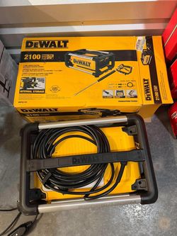 DEWALT 2100 psi pressure washer kit