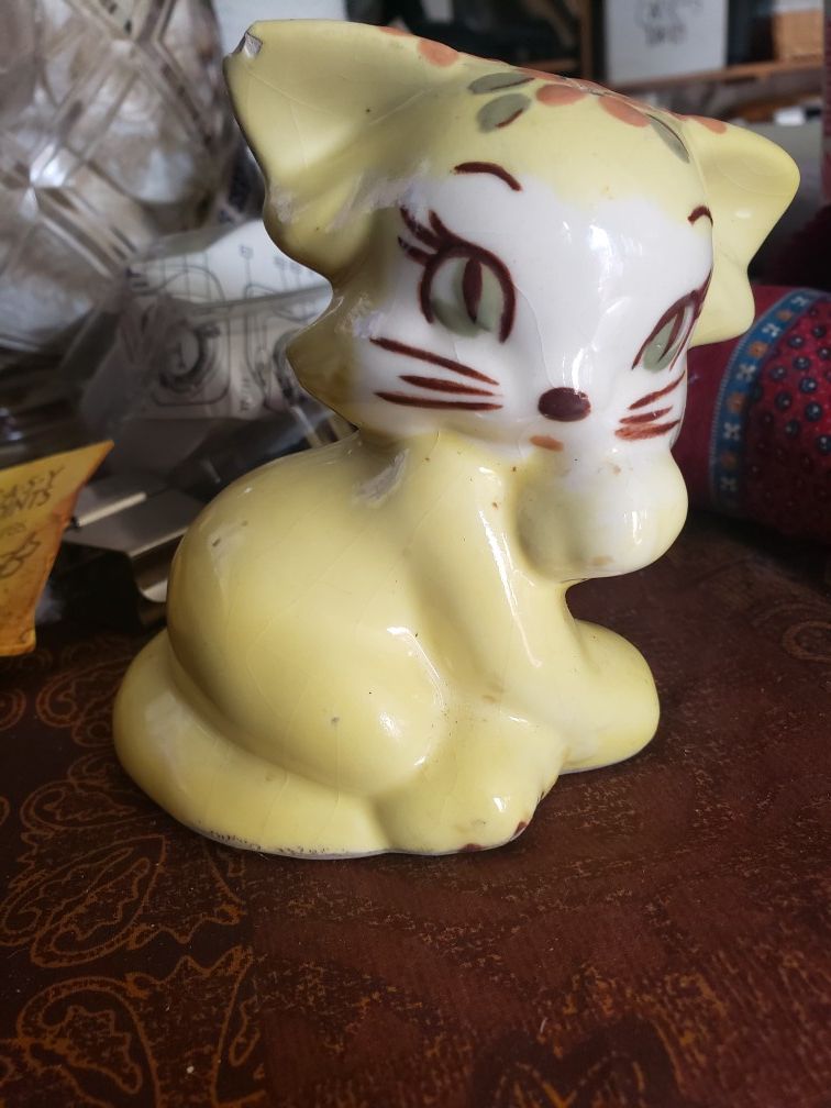 AUTHENTIC 1940-43 TWIN WINTON "SUGAR PUSS" YELLOW SHAKER 5" SIGNED BOTTOM T-199
