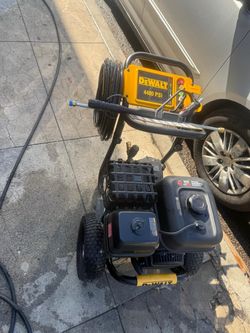 Dewalt 4400 PSI 4.0 GPM Gas Pressure Washer with 420cc Engine, Triplex Pump, Commercial Cold Water Power Washer new
