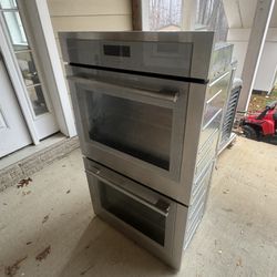 Thermador ME302WS Double Wall Oven - Like New