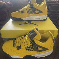 Jordan 4 Retro Lightning 