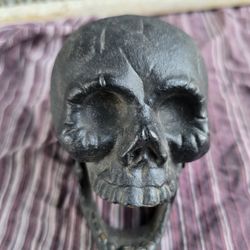 Solid Cast Iron Skull 4"