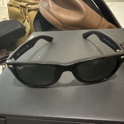 RayBan Wayfarer