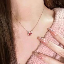 Sand gold flower silk butterfly necklace