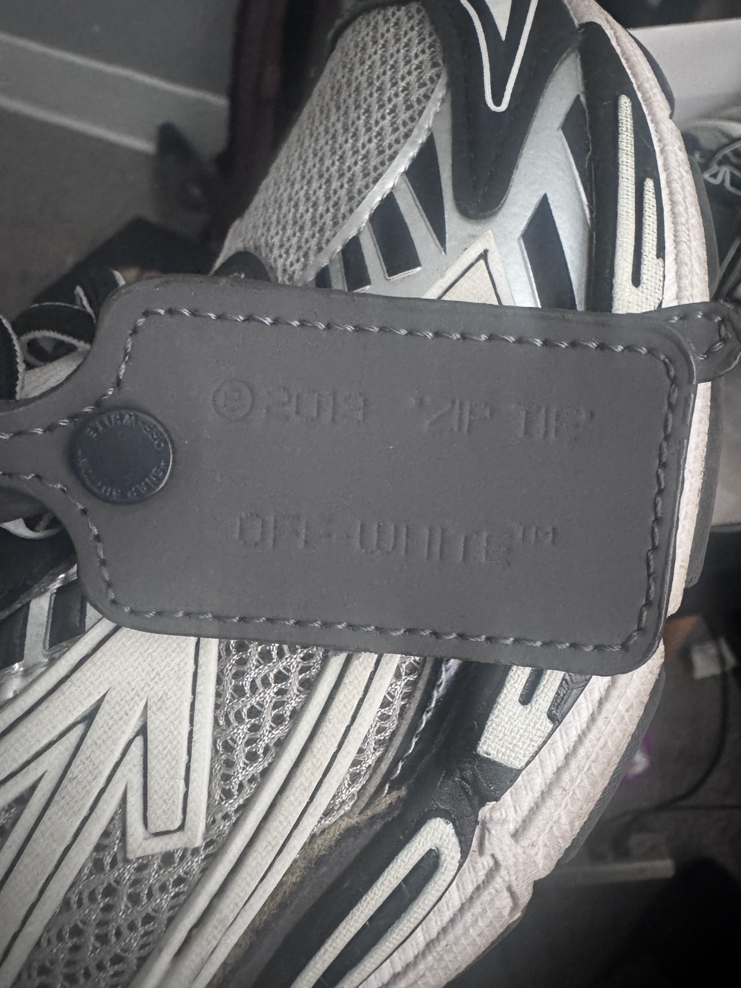 Off- White Be Right Back