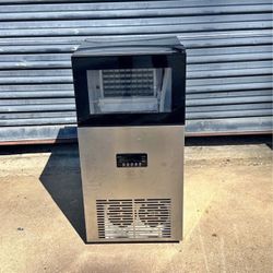 NEW!!  15in. 130LBS/24H Freestanding Ice Maker in Stainless Steel with 35LBS Storage Bin 