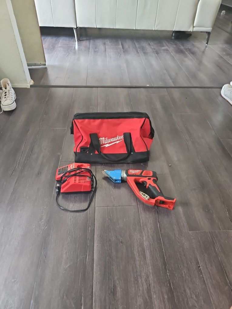 Milwaukee M18 Cordless 14 Gauge Double Cut Shear Kit for Sale in Corona