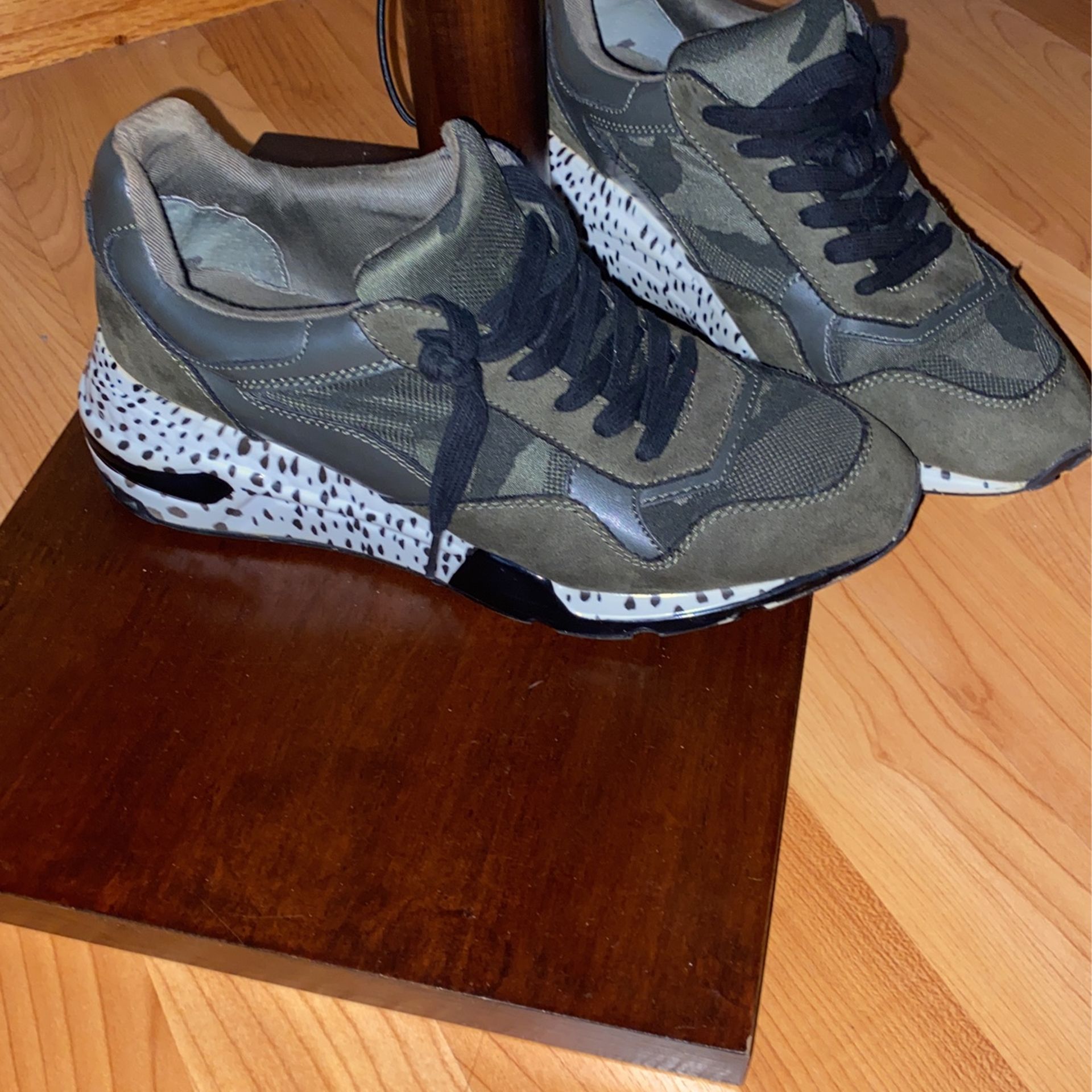 Steve Madden Size 9 1/2 & Jacket