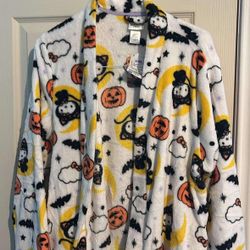 Hello Kitty Spooky Robe