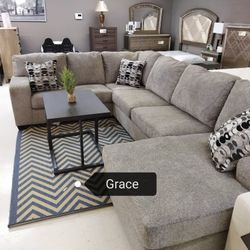 Ashley Ballinasloe Platinum Oversized Sectional 💫 Extra Firm Extra Comfort 🤩financing
$1,599