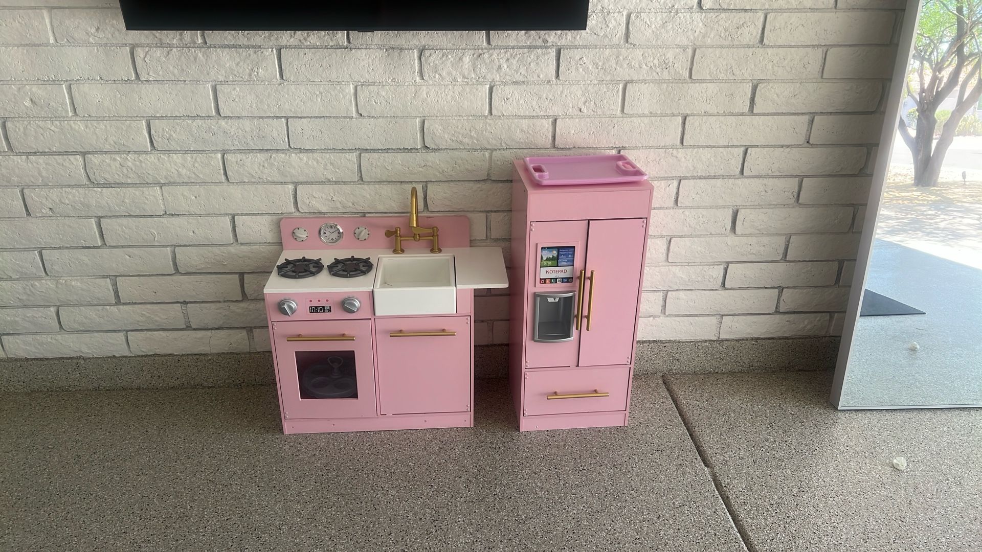 Play Kitchen And Supplies!