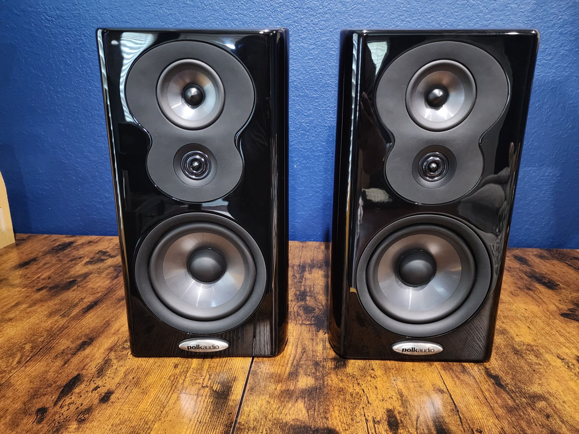 Polk Audio LSiM 703 bookshelf speakers
