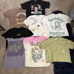 Graphic Tees (Large)