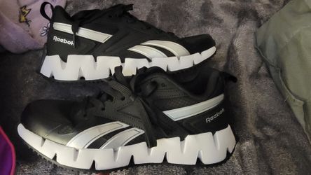 Reebok Women's Shoes Size 7.5