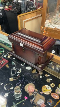 Wooden Jewelers Box 