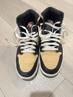 Air Jordan 1 Mid 