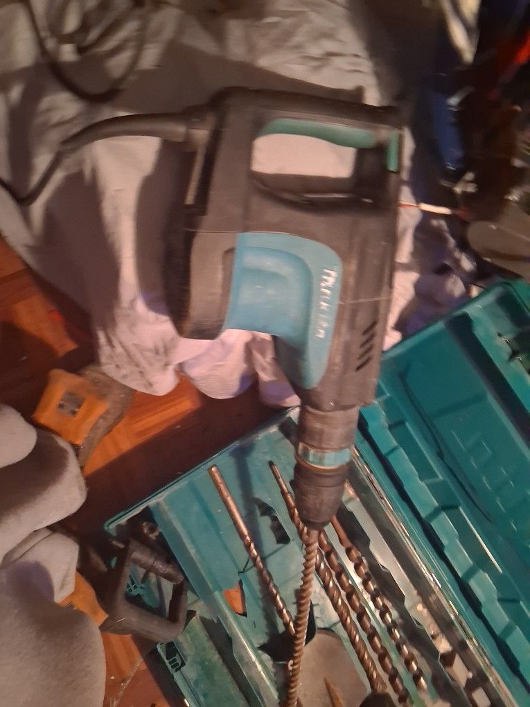 Makita Concrete Drill