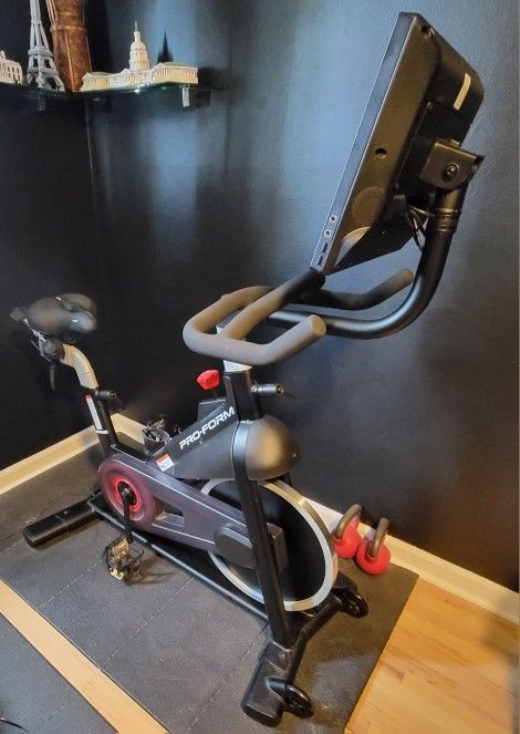 ProForm PRO TC Exercise Bike PFEX79920 22 Digital Levels of Resistance w/Dumbells & Floor Mat