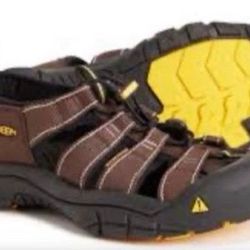 KEEN HIKING SHOES