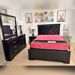 4PC Bedroom set Black color King or Queen size bed frame dresser mirror night stand