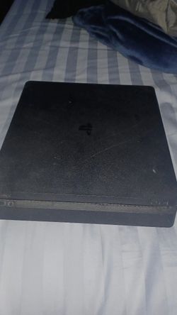 Ps4+2 controllers