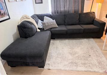 Title:** Charcoal Gray L-Shaped Sectional with Chaise Lounge