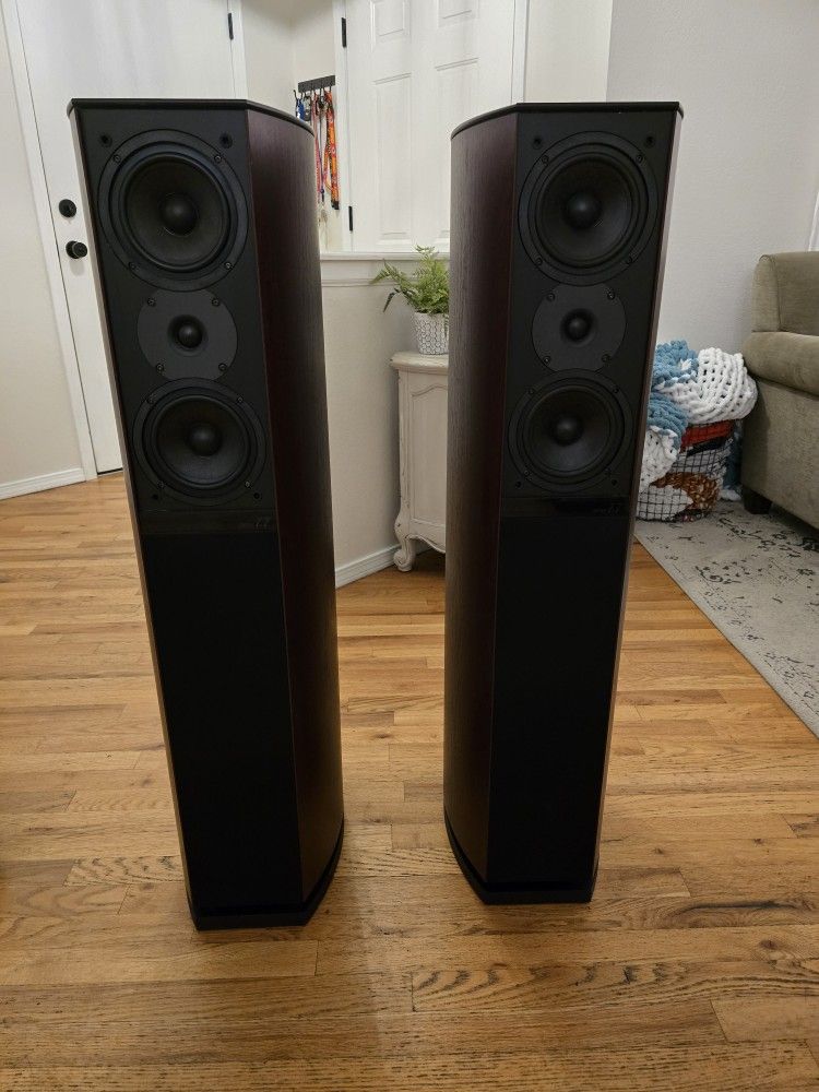 Jamo Speakers