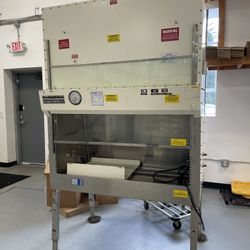 Baker SG400 4ft A2 Biosafety Cabinet UV Lighting